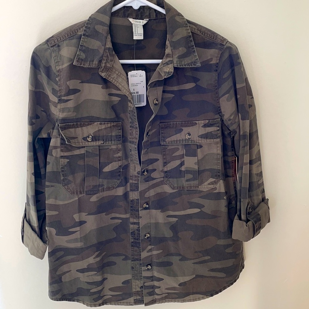 Forever 21 button down shirt/casual jacket with camouflage print size small